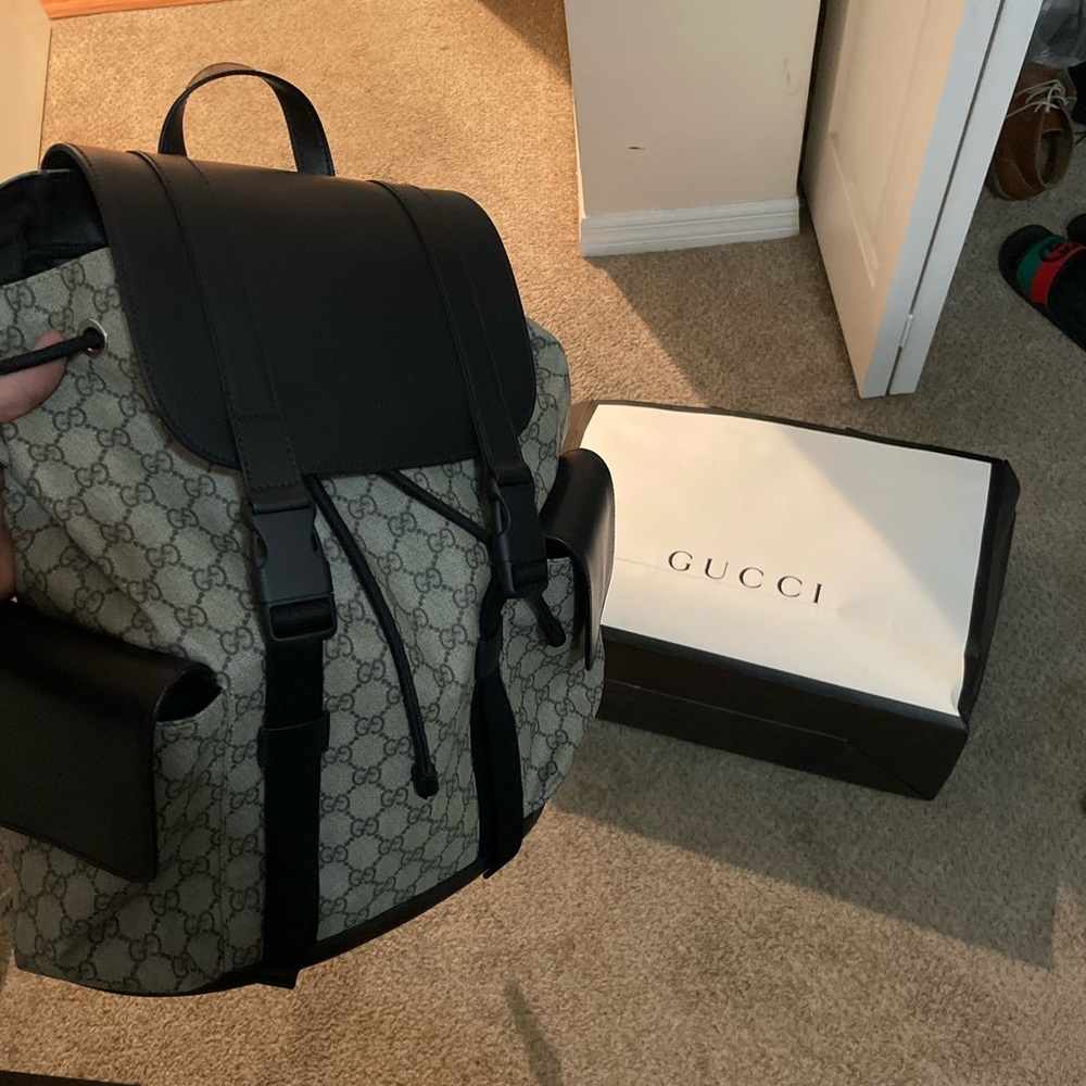BASICALLY NEW GUCCI BACK PACK